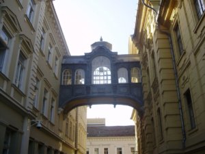 Ingatlanok, házak jogvitáit a hatósági eljárások kevéssé oldják meg!